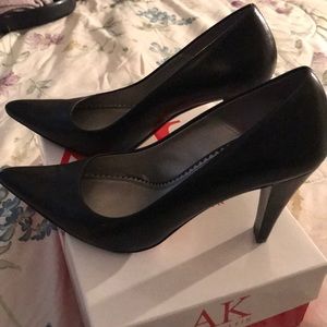 Anne Klein Black Leather Pumps